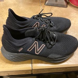 Newbalance women’s tennis shoes size 9